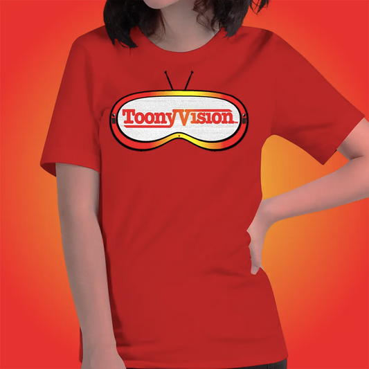 Mujer vistiendo playera roja ToonyVision Universo Animado, con diseño gráfico de series originales.