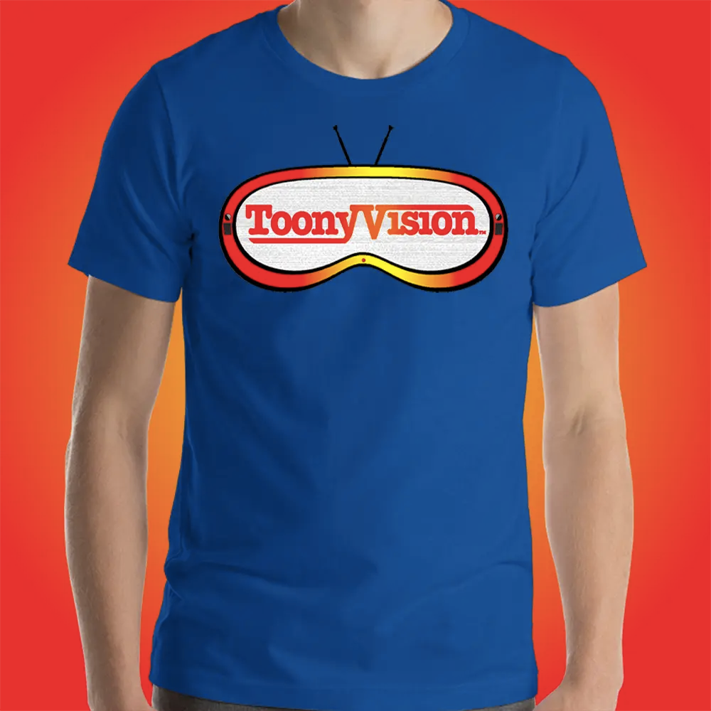 Hombre vistiendo playera azul rey ToonyVision Universo Animado con diseño gráfico streetwear.