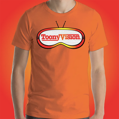 Hombre vistiendo playera naranja ToonyVision Universo Animado con diseño gráfico streetwear.